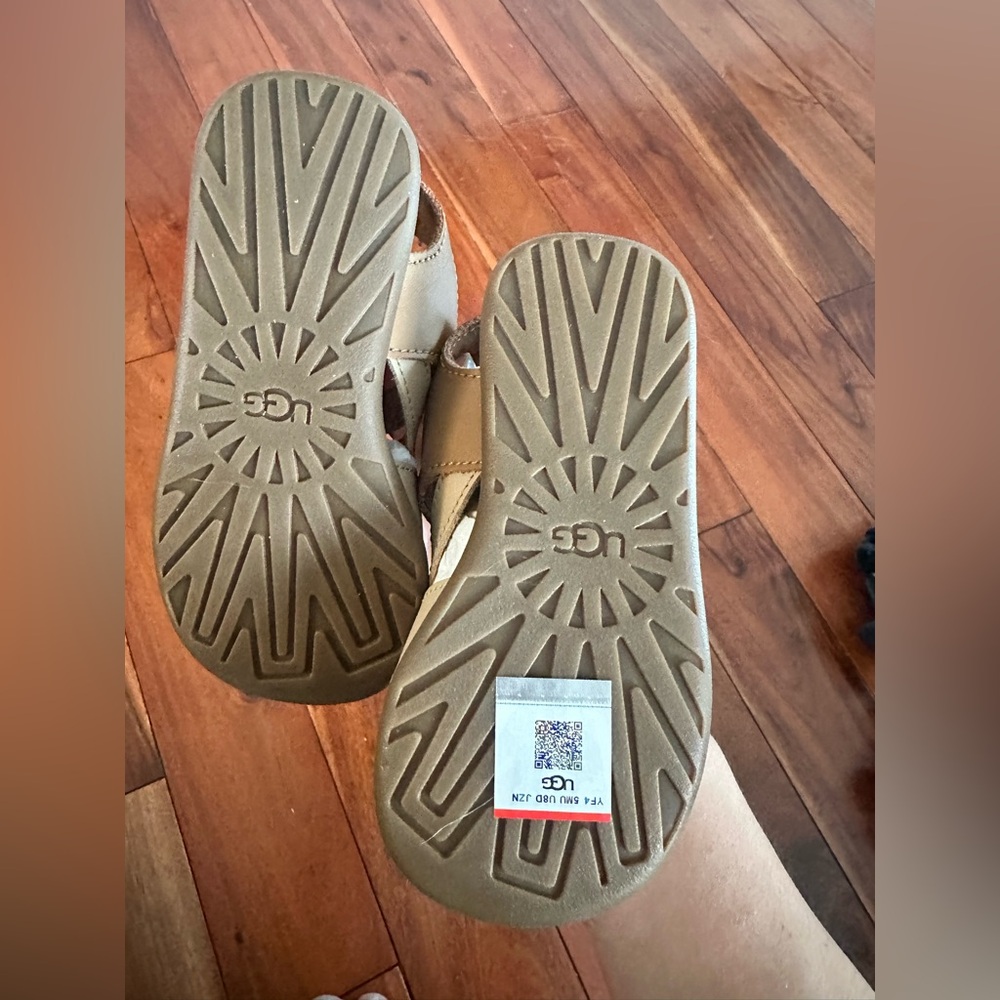 UGGs T Kylo II Toddler Sandal Size 8